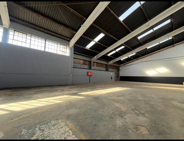 552M² WAREHOUSE TO LET IN EASTLEIGH